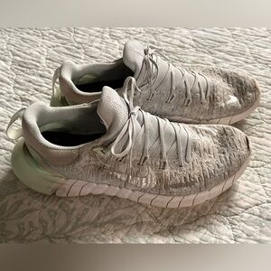 Women's Nike Free Run Sneakers, White/Aqua/Silver, Size 9.5